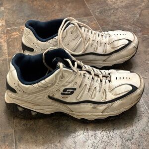 Skechers Men's White&Navy Trainers